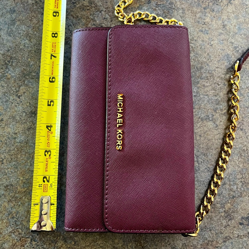 Michael Kors Daniela Large Saffiano Leather Crossbody wallet purse